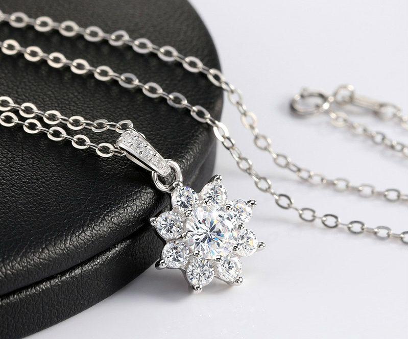 Silver Crystal Snowflake Pendants Necklace